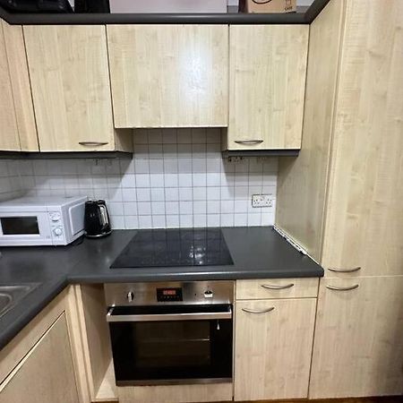 A 2 Standard Bedrooms Flat Londen Buitenkant foto
